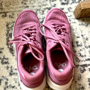 Ryka memory foam girls shoe